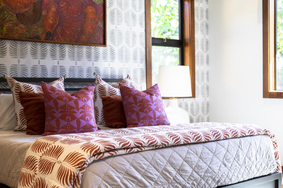 A bedroom in the Hawaii home that Solmssen and Kanter worked on together