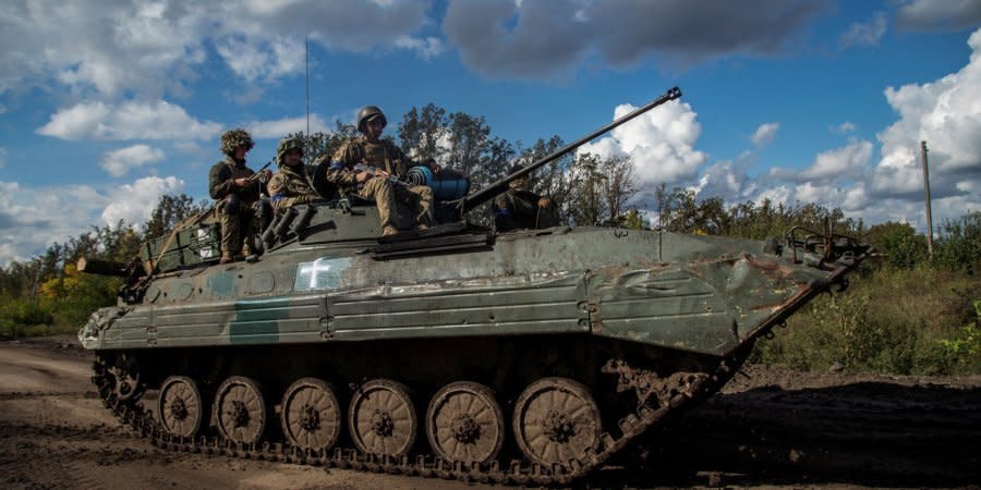 Ukrainians ejecting Russians from villages, Russians in turn shell liberated areas