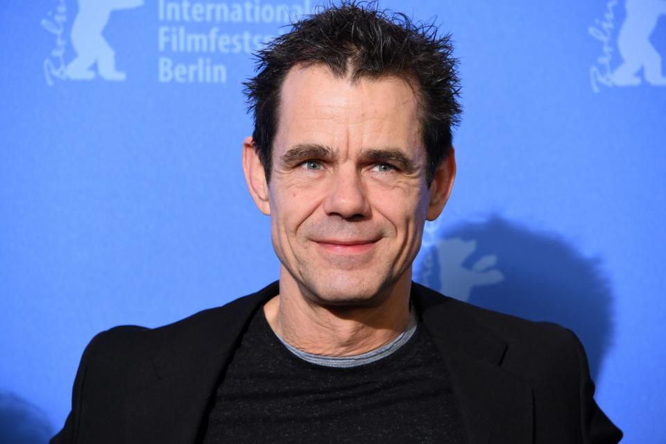 Regisseur bei dem Netflix-Projekt war auch Tom Tykwer. Seit "Lola rennt" (1998) ist er auch in Hollywood kein unbeschriebenes Blatt mehr. In "The International" führte er Clive Owen und Naomi Watts an, in "Cloud Atlas" eine ganze Armada aus Hollywoodstars. Darunter Tom Hanks, der auch in "Ein Hologramm für den König" die Hauptrolle einnahm. (Bild: Pascal Le Segretain/Getty Images)