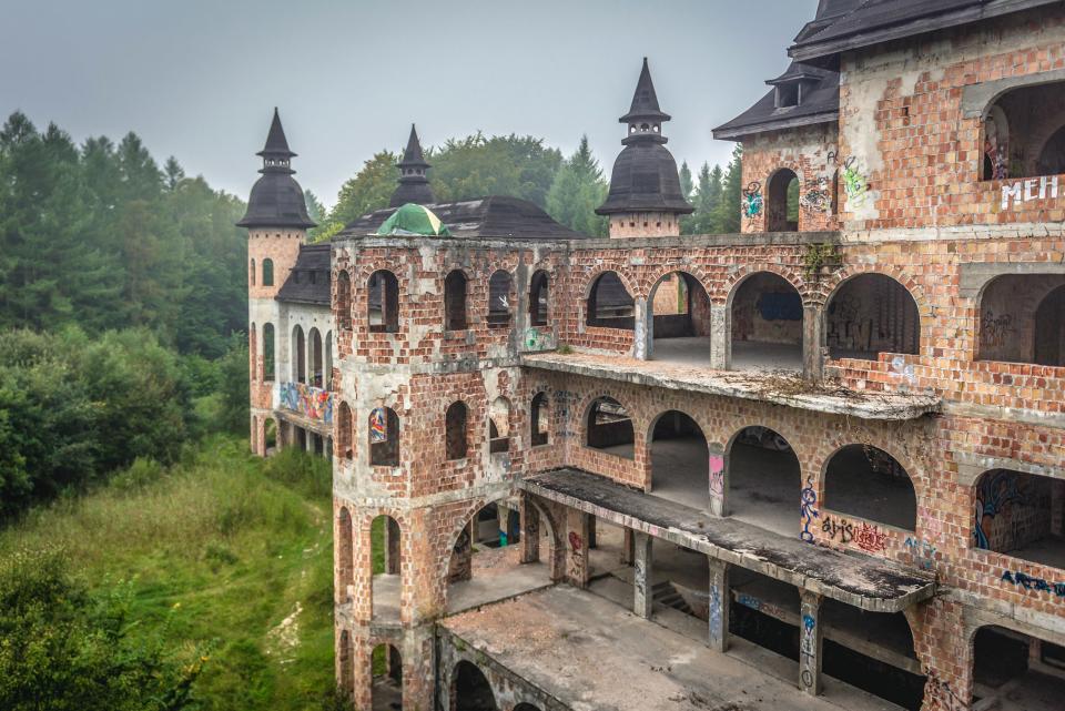 Łapalice Castle, Poland