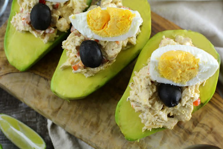 Low Carb, Keto Stuffed Avocados with Preparation Photos - Palta Reina