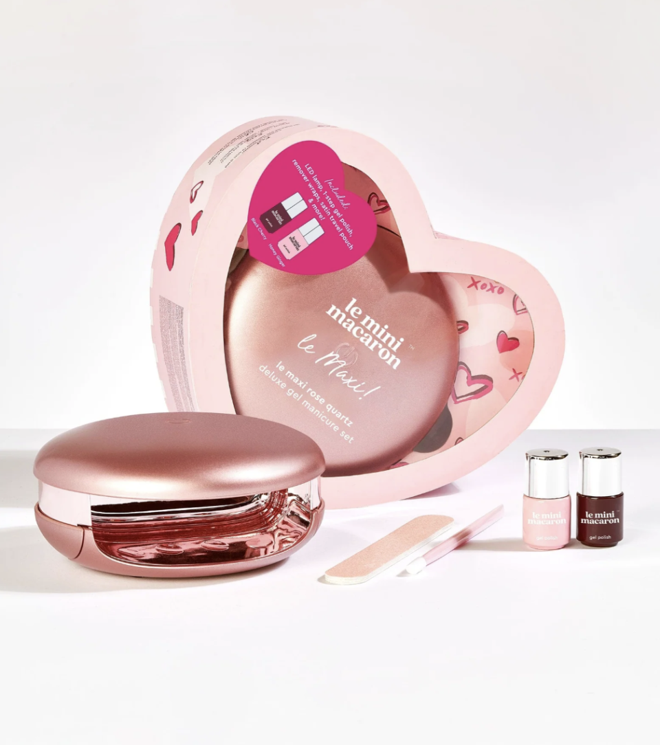 Le Maxi Deluxe Gel Manicure Set in pink heart box with nail polish (photo via Le Mini Macaron)