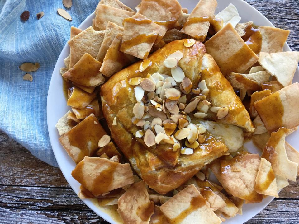 Baked Brie with Pumpkin Maple Sauce 