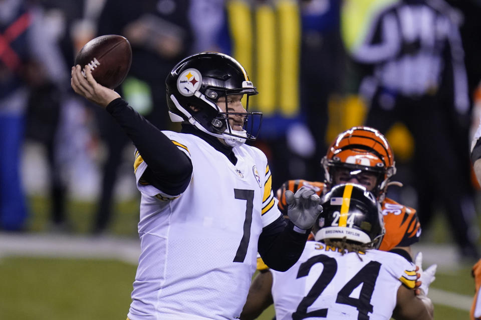 Pittsburgh Steelers quarterback Ben Roethlisberger (7) throws during the second half of an NFL football game against the Cincinnati Bengals, Monday, Dec. 21, 2020, in Cincinnati. (AP Photo/Michael Conroy)