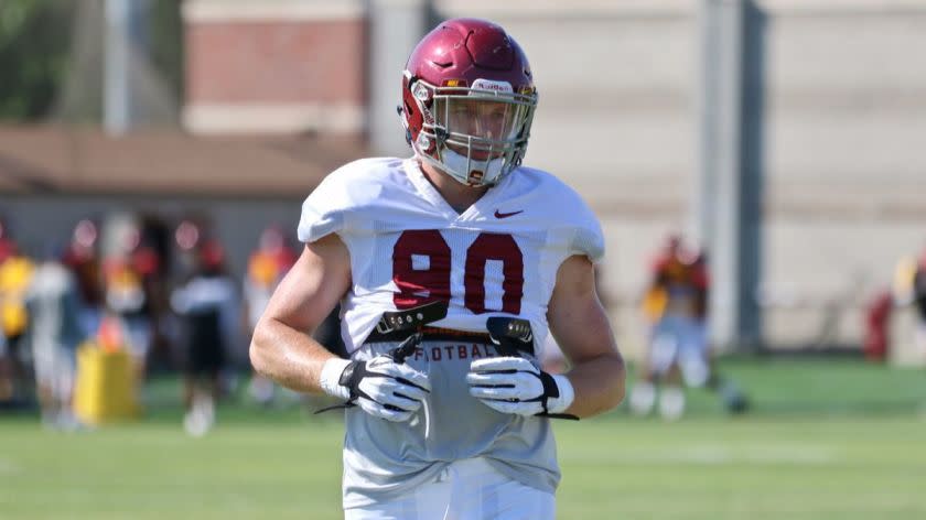 USC redshirt senior defensive end Connor Murphy became the latest USC player to announce his intent to play elsewhere next season. <span class="copyright">(Shotgun Spratling / For The Times)</span>