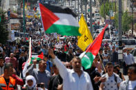 Palestinians take part in a protest in solidarity with Palestinian prisoners held by Israel, in the West Bank town of Bethlehem April 17, 2017. REUTERS/Ammar Awad