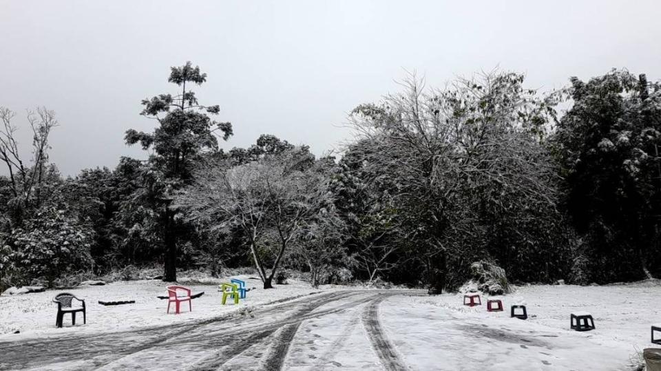 烏來967高地也降雪了。（圖／民眾提供）