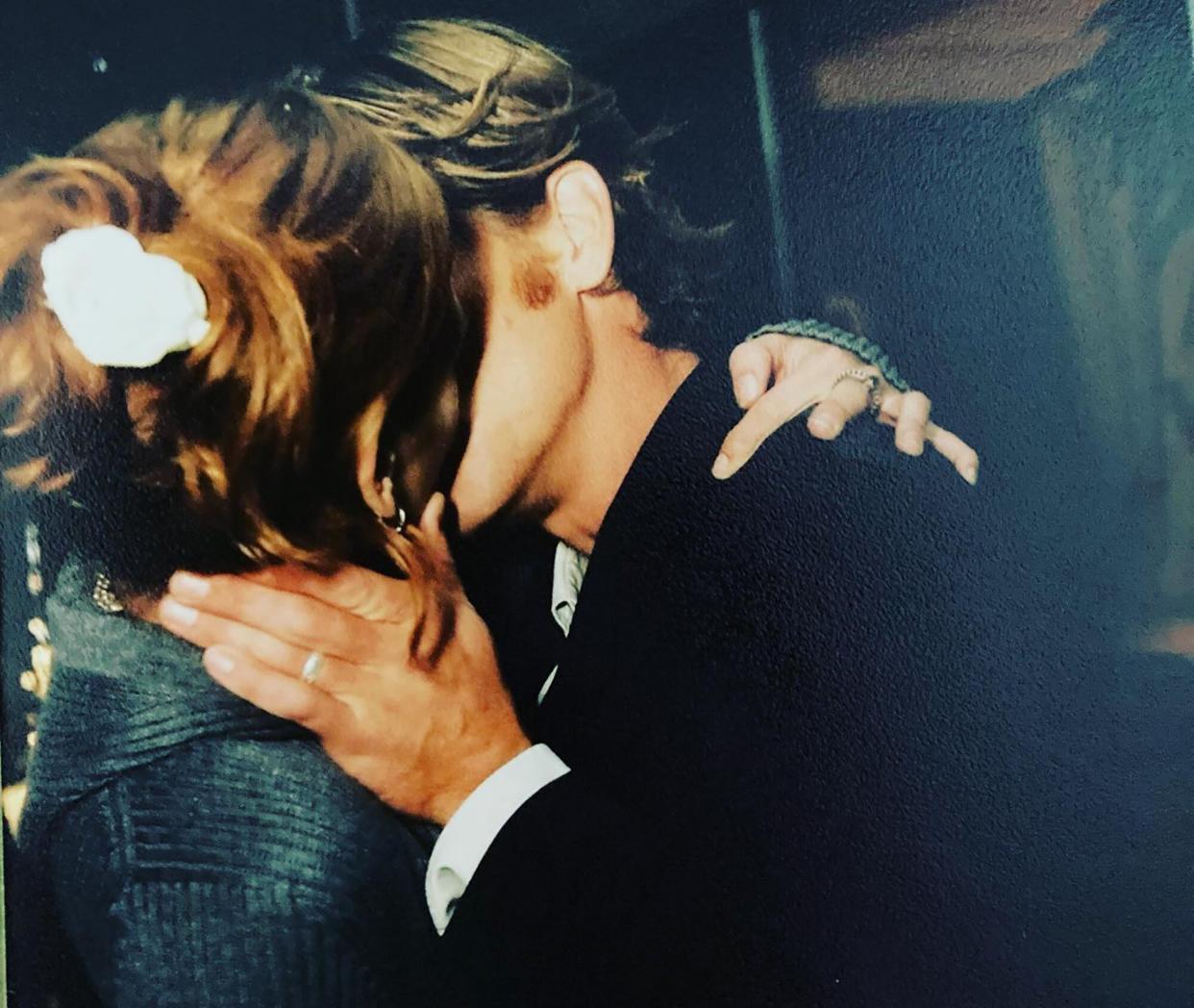 julia roberts celebrates 20th wedding anniversary. https://www.instagram.com/p/CfmD5bVrqjX/?hl=en