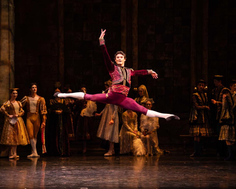 Ballet West’s 2024 production of Swan Lake in Salt Lake City. (Photo by Beau Pearson courtesy of Ballet West)