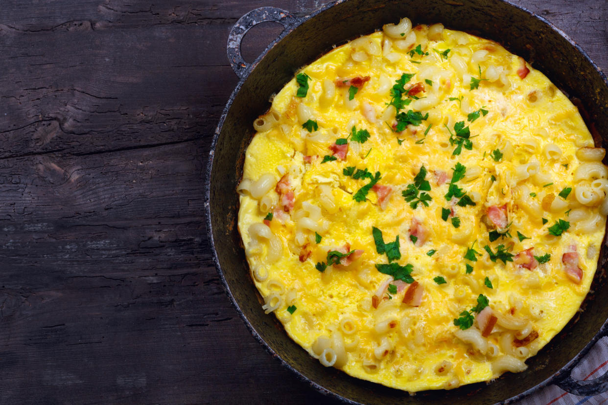 Omelette mit Pasta? Eine kreative Frühstücks-Idee (Symbolbild: Getty Images)