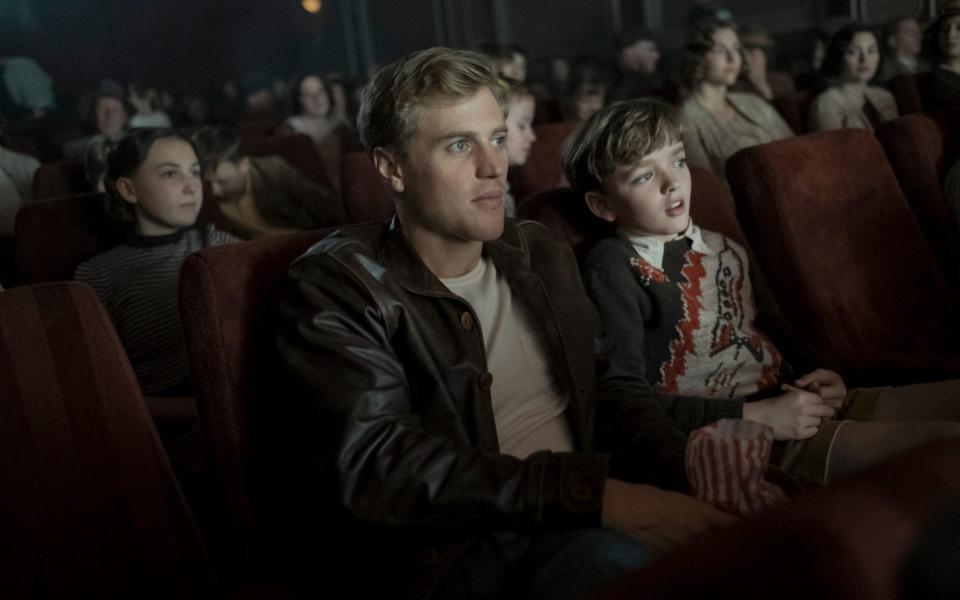 Johnny Flynn as Rory Lomax with Archie Barnes in The Dig - Netflix