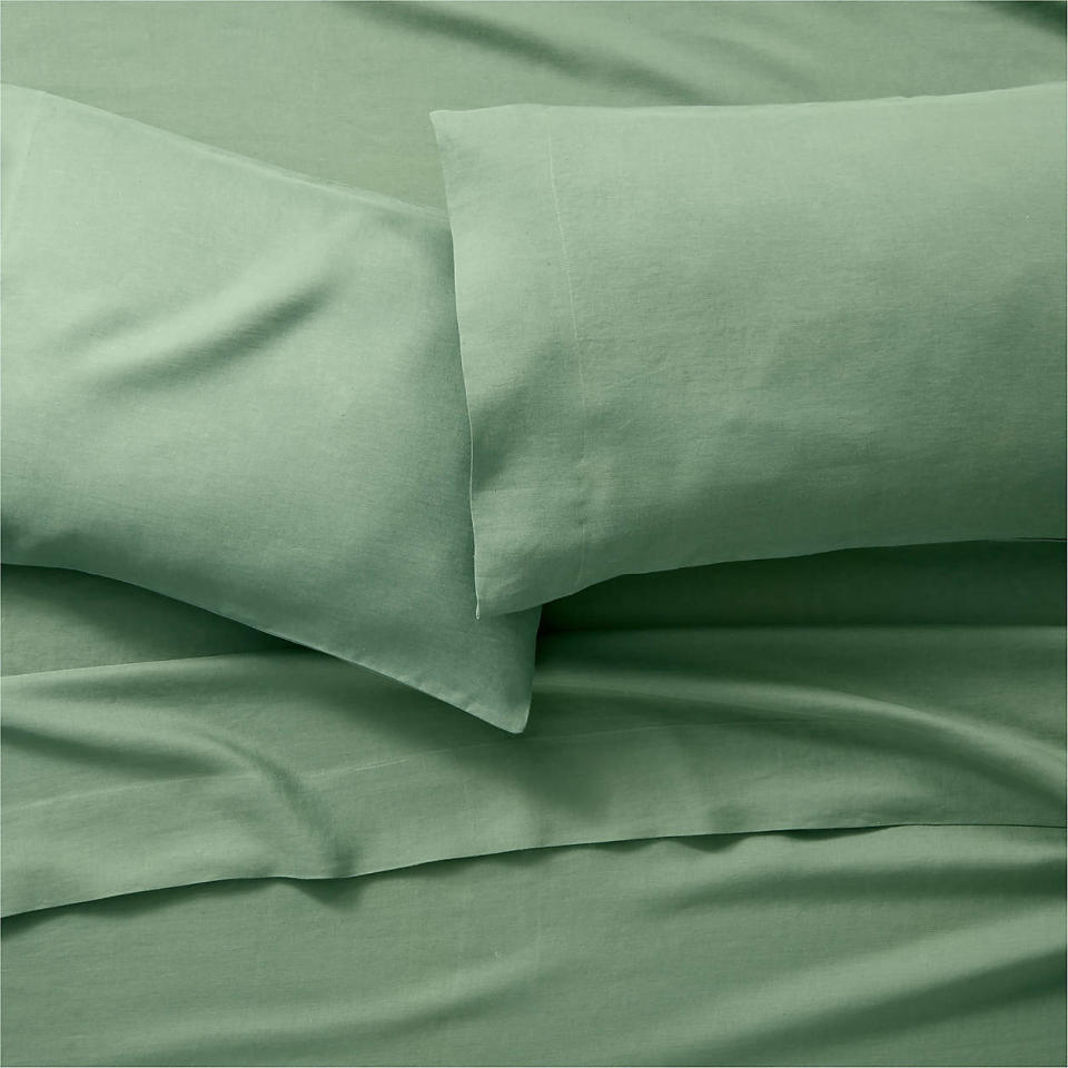 <p><a href="https://go.redirectingat.com?id=74968X1596630&url=https%3A%2F%2Fwww.crateandbarrel.com%2Fpure-linen-duck-green-king-sheet-set%2Fs415665&sref=https%3A%2F%2Fwww.harpersbazaar.com%2Ffashion%2Ftrends%2Fg44108348%2Fbest-linen-bed-sheets%2F" rel="nofollow noopener" target="_blank" data-ylk="slk:Shop Now;elm:context_link;itc:0;sec:content-canvas" class="link ">Shop Now</a></p><p>Pure Linen Duck Green King Sheet Set</p><p>$119.97</p><p>crateandbarrel.com</p>