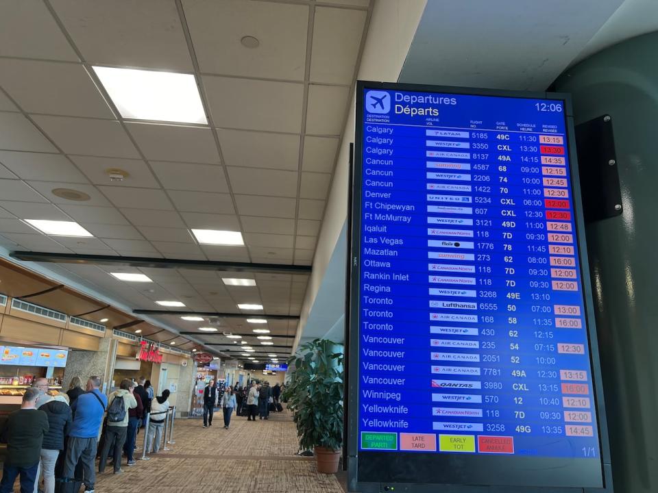 The Competition Bureau wants to look into the domestic travel industry to study why costs are high for consumers to fly within Canada, and is taking public input until Monday, June 17. (Sam Samson/CBC)