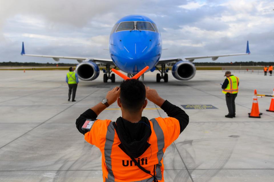 Passengers from White Plains, N.Y., are greeted with applause and warm welcomes to the Vero Beach Regional Airport on Friday, Feb. 3, 2023, on the second Breeze Airways flight to Vero Beach. 