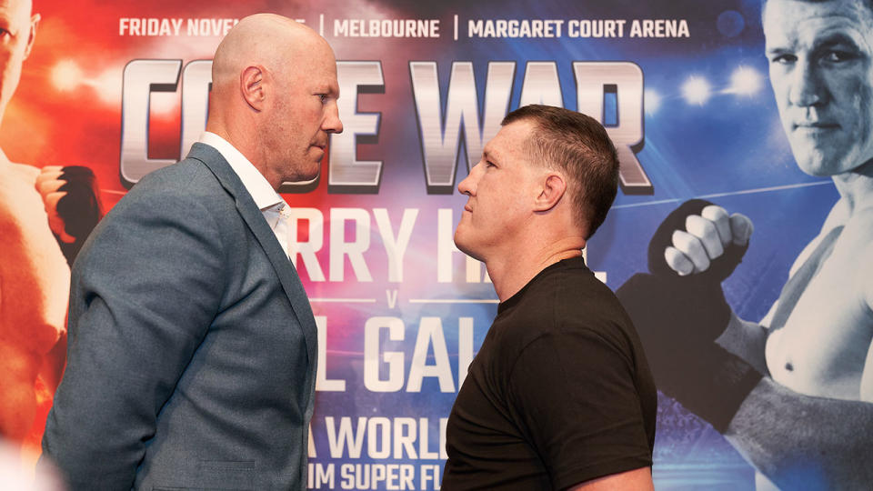 Aussie footy legends Barry Hall and Paul Gallen are scheduled to fight in November.