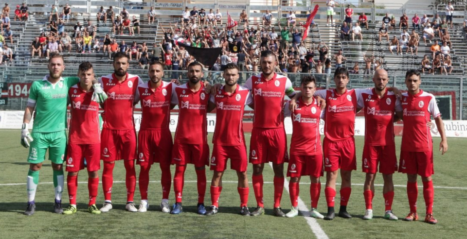 Turris Calcio players pose for a picture. (Photo: Turris Calcio official website, turriscalcio.it)