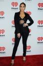 Jennifer Lopez ist ein riesen Fan des Modehauses und schlüpft immer wieder in die trendy Teile. Beim iHeartRadio's Music Festival 2015 war es der coole Hosenanzug mit Spitze. Der "Eloise" punktet außerdem mit einem sexy Dekolleté. (Bild-Copyright: Broadimage/REX/Shutterstock)