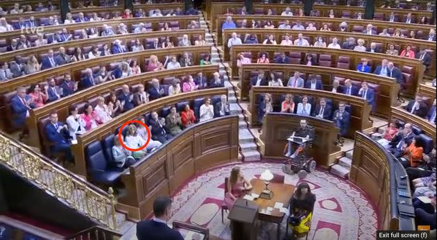 El Congreso aplaude mientras habla Pedro Sánchez. (Photo: RTVE CONGRESO)