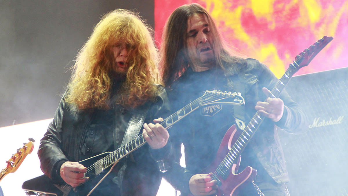  Dave Mustaine (left) and Kiko Loureiro. 