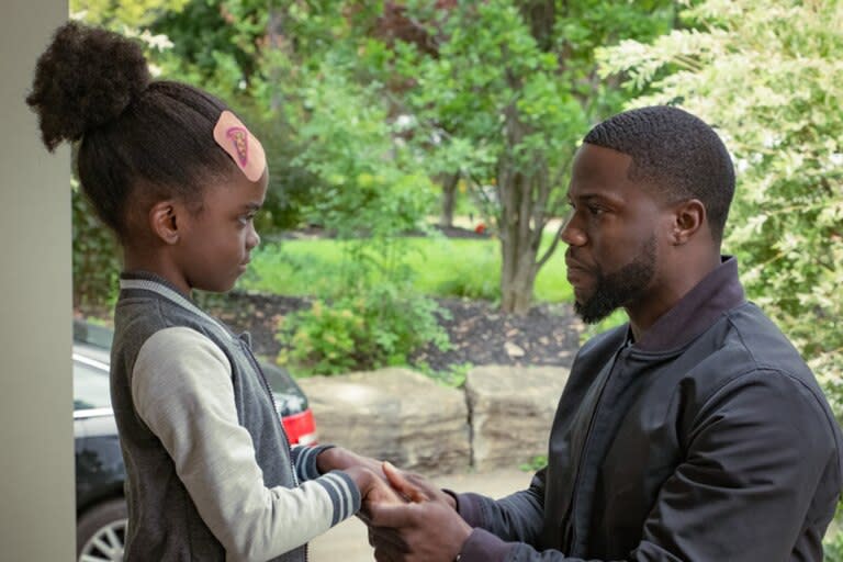 En Paternidad, el personaje de Matt (Kevin Hart) tiene que llevar adelante la crianza de su hija mientras procesa la muerte de su esposa