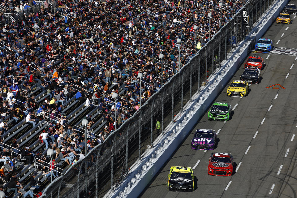 MARTINSVILLE, VIRGINIA - OCTOBER 31: Ryan Blaney, driver of the #12 Menards/Richmond Ford, Austin Dillon, driver of the #3 Chevrolet,  Alex Bowman, driver of the #48 Ally Chevrolet, and Kevin Harvick, driver of the #4 Unibet Ford, race during the NASCAR Cup Series Xfinity 500 at Martinsville Speedway on October 31, 2021 in Martinsville, Virginia. (Photo by Jared C. Tilton/Getty Images)