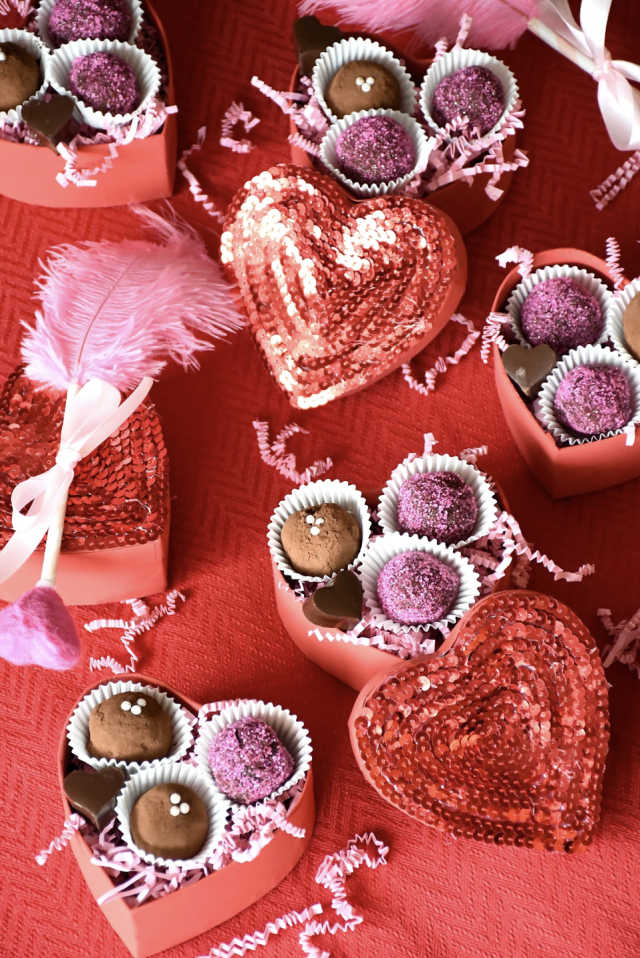 30 of the Best Valentine's Day Decorations of 2023 - PureWow