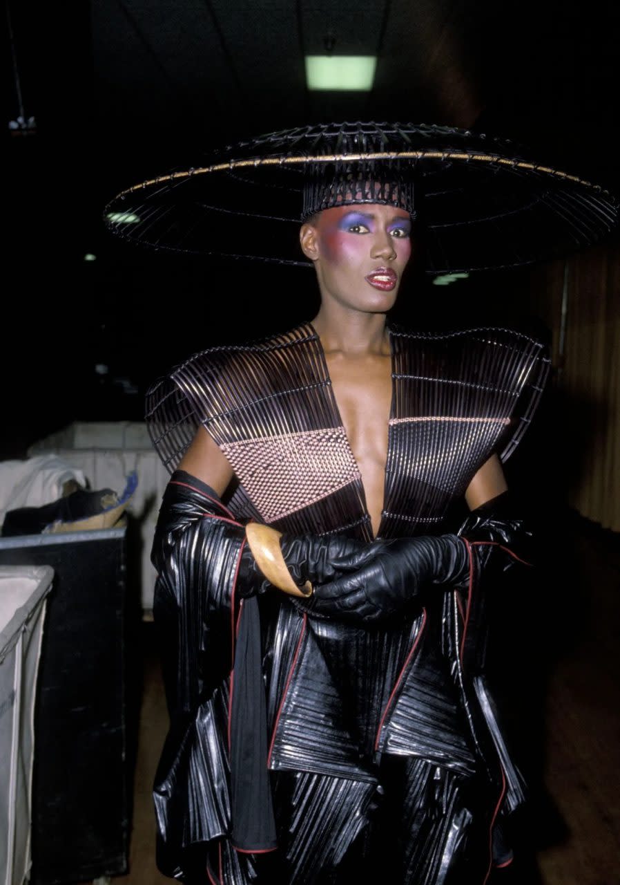 Grace Jones 出席格林美派對。 (1983) Getty Images 