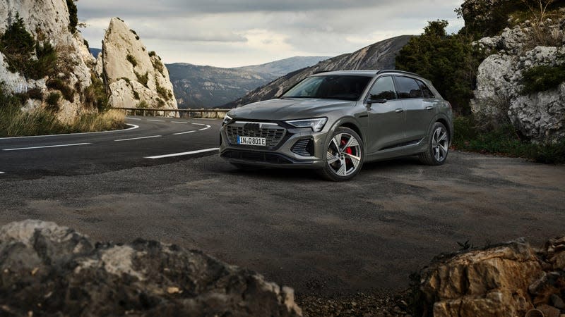 Audi Q8 55 e-tron grey