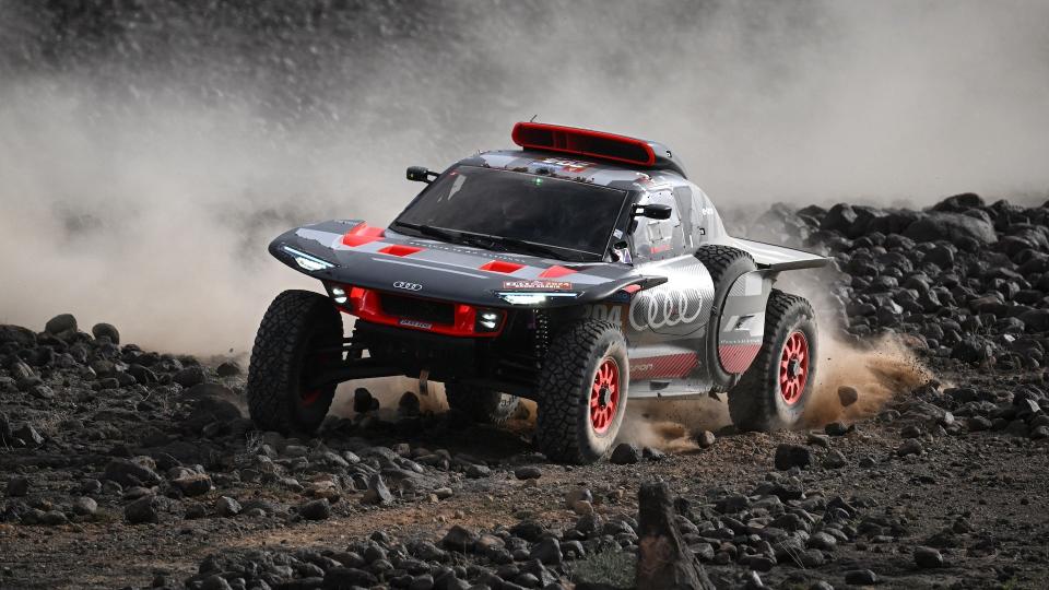 Carlos Sainz Is Dakar's Oldest Champion With 4th Title, Gives Audi Its First Win photo