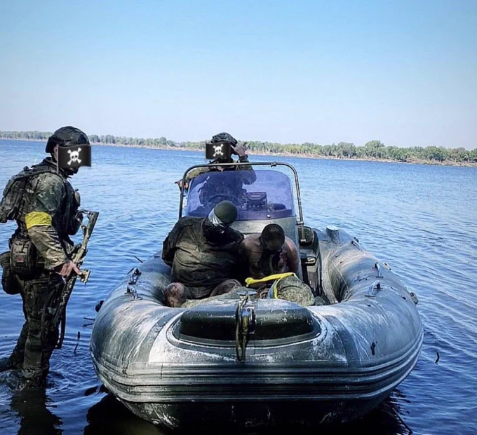 烏軍表示，烏軍特種部隊昨日在聶伯河左岸擄獲兩名俄軍。   圖：翻攝自X@NOELreport