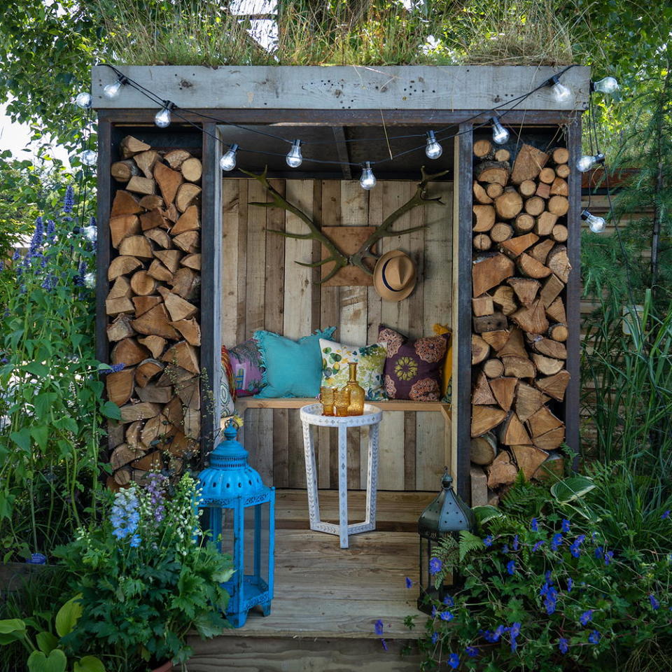 garden room with plants and trees