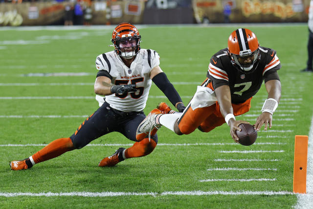 Chubb runs for 2 TDs, Browns blast Burrow, Bengals 32-13