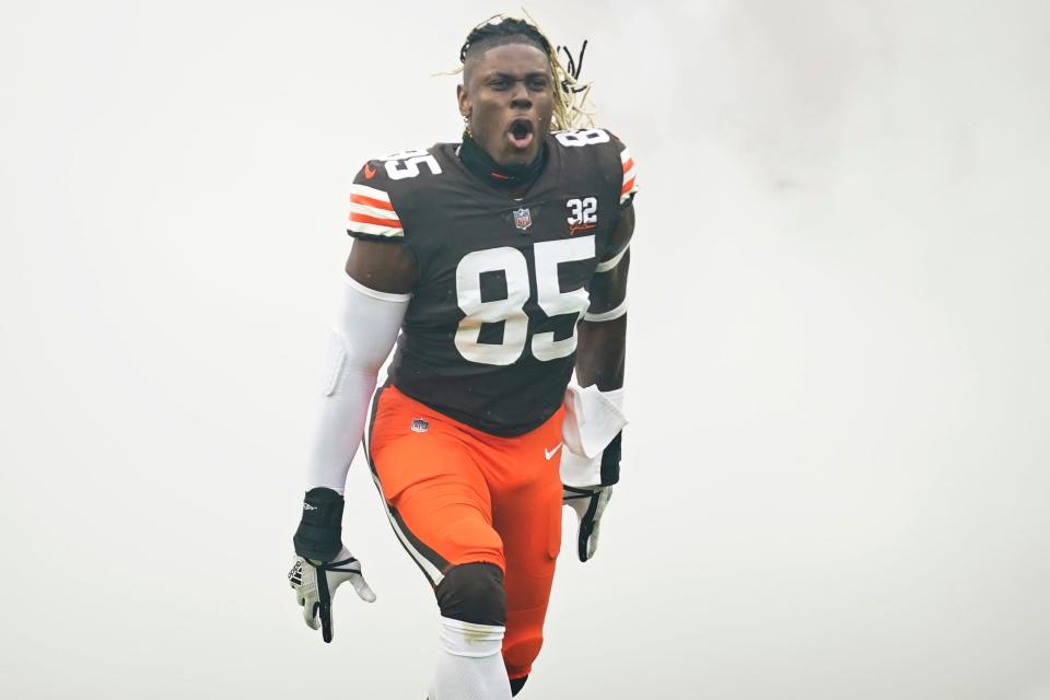 Cleveland Browns tight end David Njoku (85) is introduced before a game against the Chicago Bears on Dec. 17, 2023, in Cleveland.