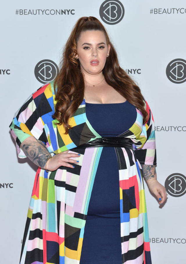 Tess Holliday Posts A Gym Selfie And Preaches Body Positivity For