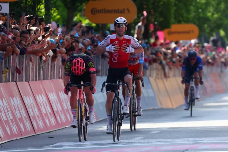 Benjamin Thomas celebrates out-sprinting the other members of the breakaway to win the Giro stage into Lucca (Luca Bettini)