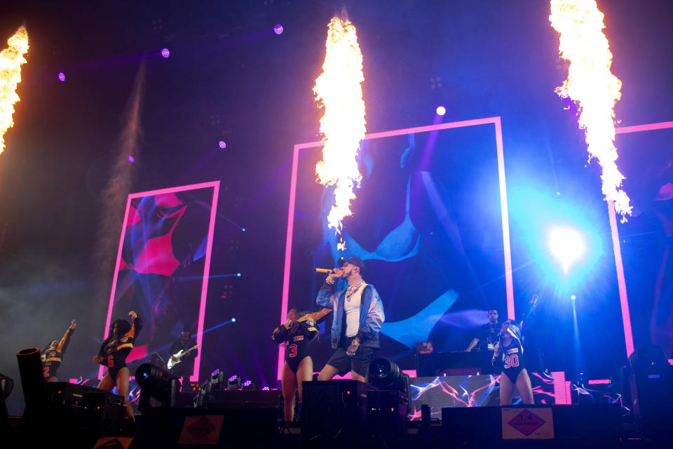 El cantante Anuel AA durante su presentación en el festival Coca-Cola Flow Fest en la Ciudad de México el 27 de noviembre de 2022. (Foto AP/Alejandro Godínez)