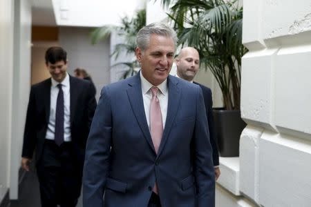 House Majority Leader Kevin McCarthy (R-CA) arrives at the Republican candidate forum on Capitol Hill in Washington October 28, 2015. REUTERS/Yuri Gripas