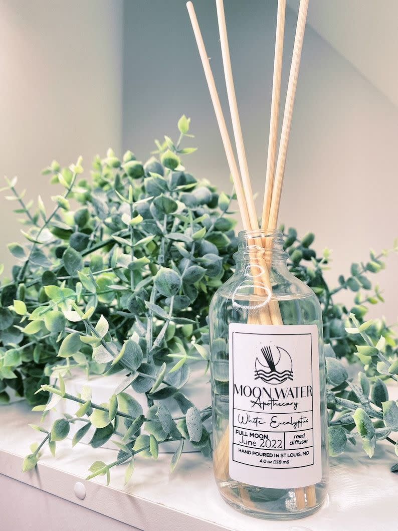 22) White Eucalyptus Handmade Reed Diffuser