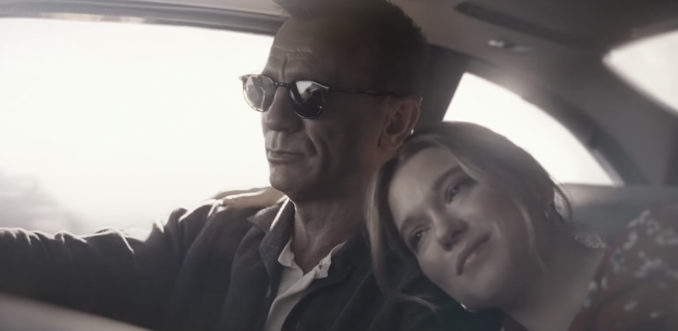 James Bond (Daniel Craig) and Madeleine Swann (Léa Seydoux) in the music video for No Time To Die. (YouTube/Billie Eilish)