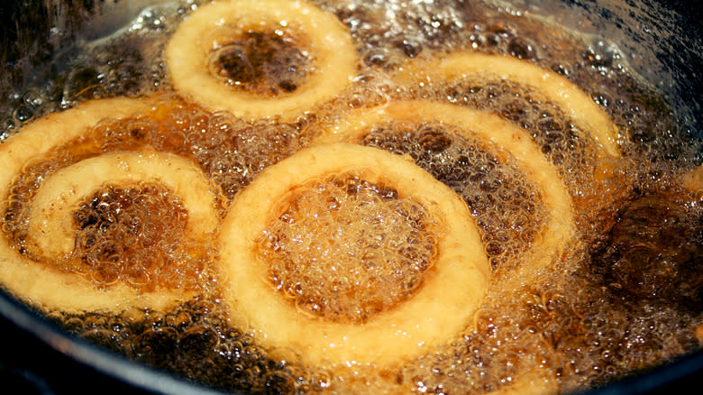 cooking onion rings in hot oil