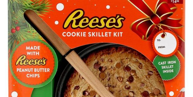 Cast Iron Mini Skillet Cookie Kit w/ Reese's Cookie Mix