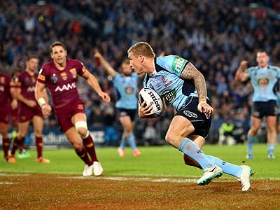 <p>With just 10 minutes remaining, NSW halfback Trent Hodkinson dummied and scored to level things at 4-4.</p>
