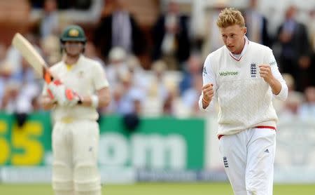 Cricket - England v Australia - Investec Ashes Test Series Second Test - Lord?s - 17/7/15 England's Joe Root celebrates dismissing Australia's Steve Smith Reuters / Philip Brown Livepic