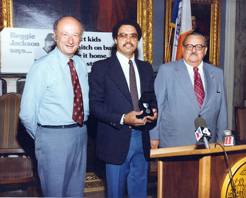 (L-R) New York City Mayor Ed Koch, Yankees outfielder Reggie Jackson, and MTA chairman Harold Fisher, September 14, 1979. Jackson served as a spokesman for an MTA anti-fare-evasion campaign.