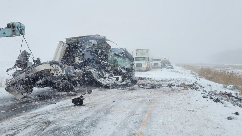 (OPP/Twitter) Wreck on Highway 401/402 