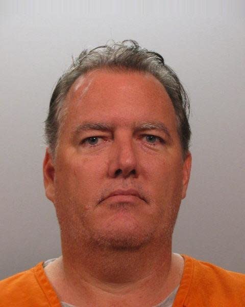 <a href="http://www.huffingtonpost.com/2013/10/18/jordan-davis-shooter-michael-dunn_n_4123805.html" target="_blank">Michael Dunn, the Florida man charged with shooting 17-year-old Jordan Davis after an argument over loud music, </a>is currently awaiting trial and maintaining that he acted in self-defense the night of the fatal confrontation.  In several letters reportedly written from jail, and obtained by News4Jax, Dunn rants about killing "thugs" so "they take the hint and change their behavior," black-on-white crime and the liberal media.