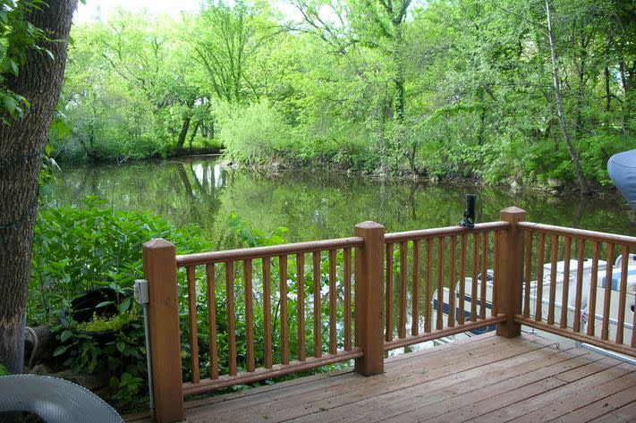 This cabin offers a deck, private dock and guest cottage.<br>  <strong>City:</strong> Andover<br> <strong>Title:</strong> <a href="http://airbnb.com/rooms/933826" target="_blank">Cabin Retreat near Town</a><br> <strong>Nightly rate:</strong> $175<br> <strong>Bedrooms:</strong> 2<br> <strong>Occupancy rate:</strong> 71 percent<br> <strong>Reviews:</strong> 10<br>