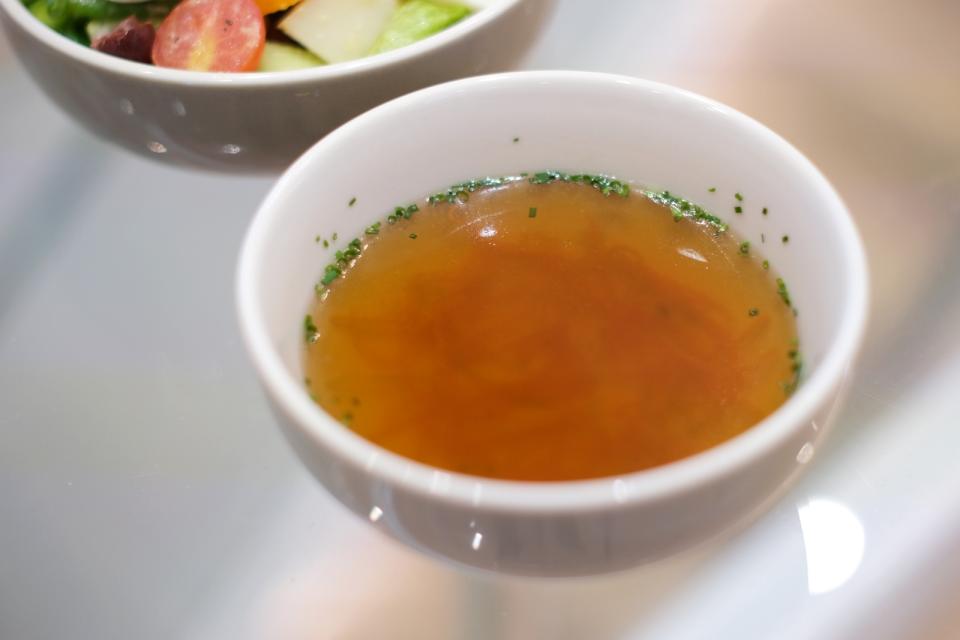 法式澄清雞湯（$40）