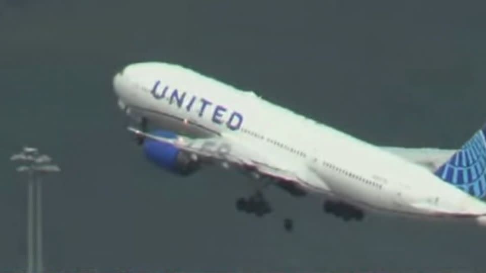 A United Airlines flight loses a tire while taking off from San Francisco International Airport. - Salvador Gonzalez/Cali Planes