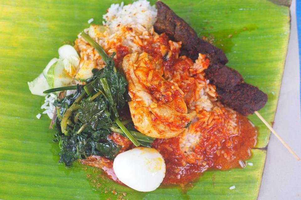 Try their family's signature 'ayam kalio' with the 'nasi lemak'.